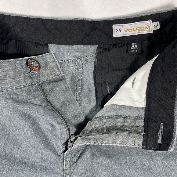 Volcom mens grey basic flat front 7" inseam chino shorts - size 29 - Picture 5 of 13